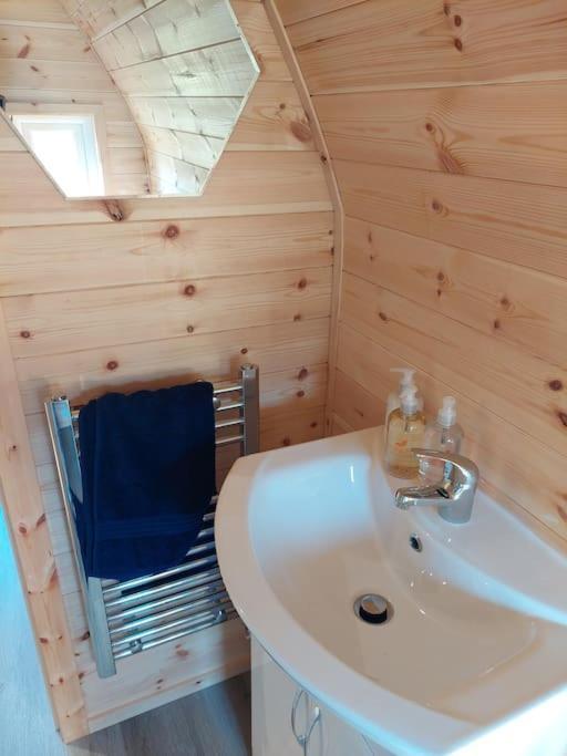 Апартаменты High Whashton Springs Glamping Pod, Richmond Yorks Экстерьер фото